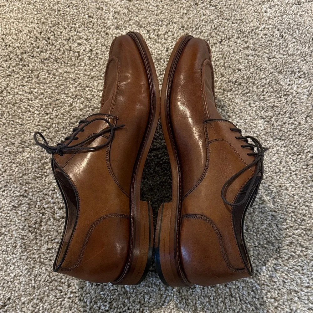Joseph Abboud elegant tan